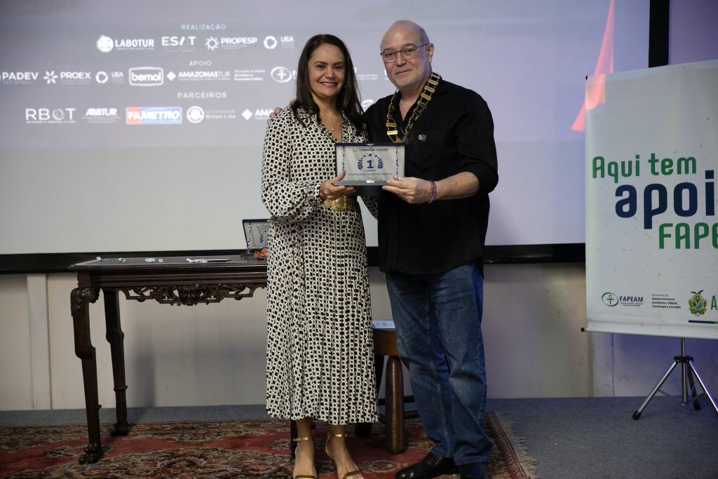 Estudantes e profissionais são homenageados durante 6° Prêmio de Turismo Maria Helena Fonseca da UEA 9 6 edicao do Premio Maria Helena 31 Joao Carvalho de Araujo 1024x683 1