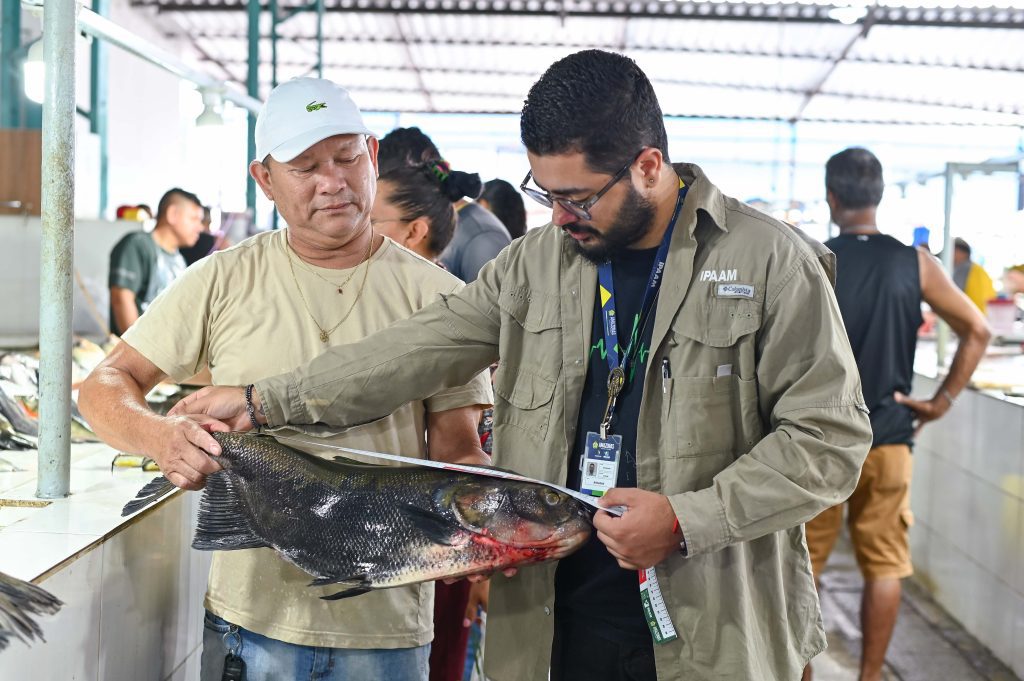 Ipaam orienta sobre pesca sustentável na Feira da Panair com entrega de fitas de medição 6 Acao do Ipaam na Feira da Panair Foto 1 17 05 2025 1024x681 1