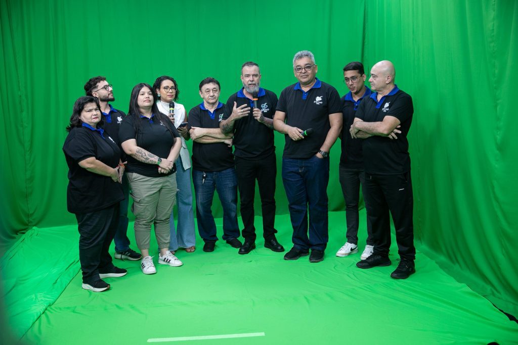 Aulão ao vivo do Pré-Vest UEA oferece mais de três horas de conteúdo para candidatos 5 Aula Interativa do Pre Vest UEA Daniel Brito 1024x683 1