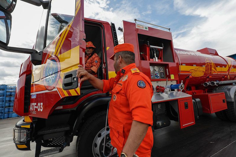 Viatura Auto Bomba Florestal com capacidade para 10 mil litros de água é enviada para Novo Aripuanã 9 CBMAM Viaturas Novo Aripuana Foto Alex Pazuello 2
