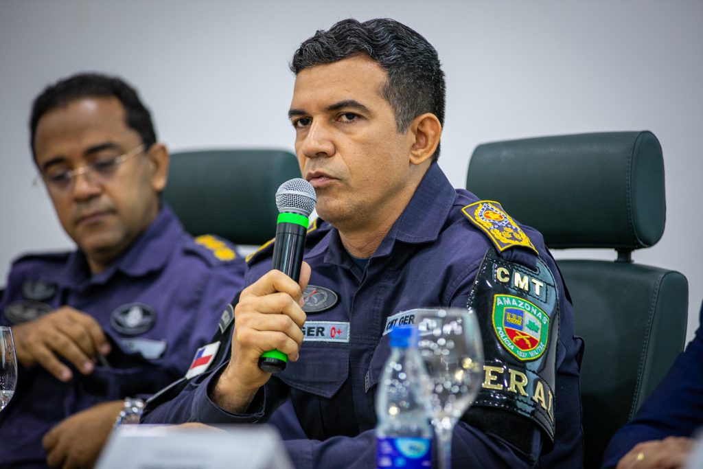 Mais de 100 alunos iniciam Curso de Formação de Oficiais da Polícia Militar do Amazonas 7 COMANDANTE GERAL DA PMAM CORONEL KLINGER PAIVA FOTO GUSTAVO RODRIGUES UEA 1024x683 1