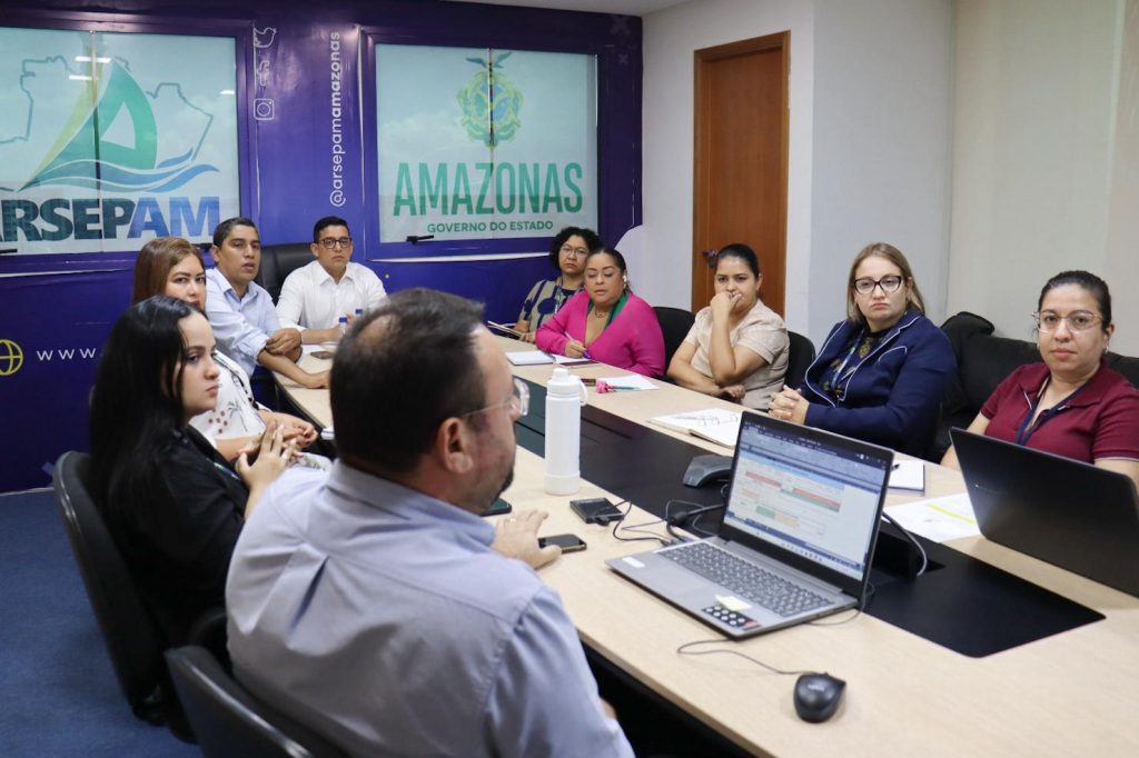 Arsepam avança no processo de regulação do transporte hidroviário intermunicipal na linha Manaus – Parintins 9 COMISSAO DE CREDENCIAMENTO TRANSPORTE HIDROVIARIOFoto Divulgacao Arsepam 2 1024x682 1