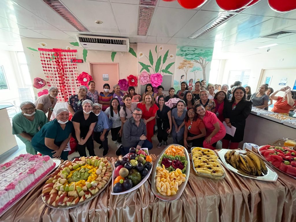 Instituto Dona Lindu faz homenagem a mães de bebês internados 7 DIA DAS MAES IMDL FOTO GUILHERME FRAGAS 4 1024x768 1