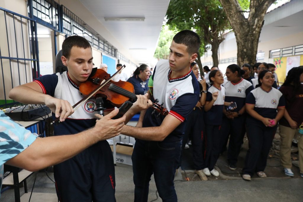 Escola Estadual de Manaus alia música e educação em intervalo cultural 7 Educacao Interlavo Cultural Foto Euzivaldo Queiroz 2 1024x682 1