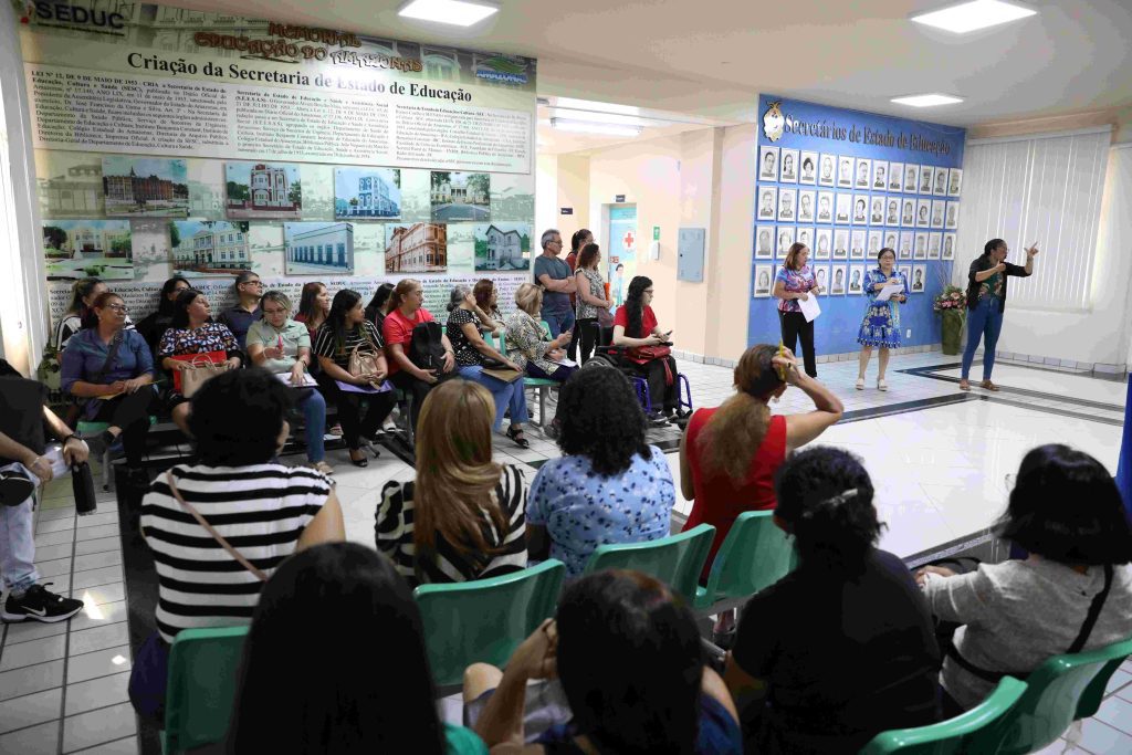 Secretaria de Educação convoca mais 158 candidatos do PSS para a capital do Amazonas 6 Educacao PSS Convocacao Professores Foto Euzivaldo Queiroz 2 1024x683 1