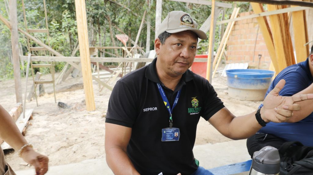 Visita técnica da Sepror a comunidade do Tarumã-Açú orienta sobre a criação de associação dos produtores 7 Foto Ruy Nery Sepror Nucap zona rural de Manaus Assessor do Nucap Neto Cavalvante 2 1024x575 1