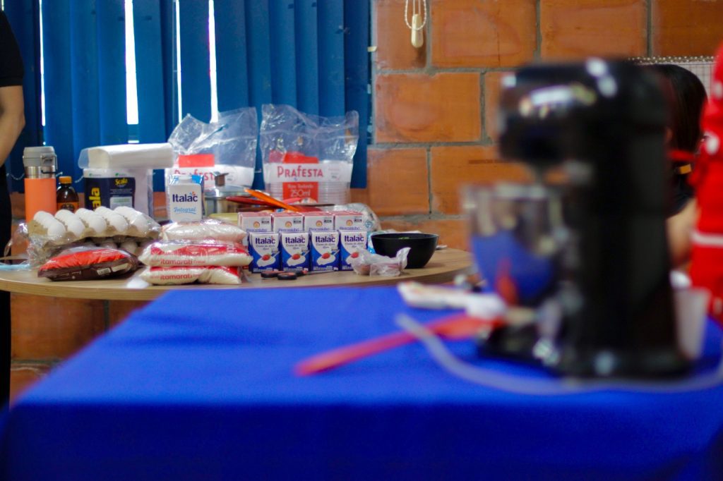 Empreendedorismo: Sejusc promove curso de ‘Bolo no pote’ para mulheres em vulnerabilidade social do Prosamim da Betânia 8 Foto Lincoln Ferreira Sejusc 27 1024x682 1