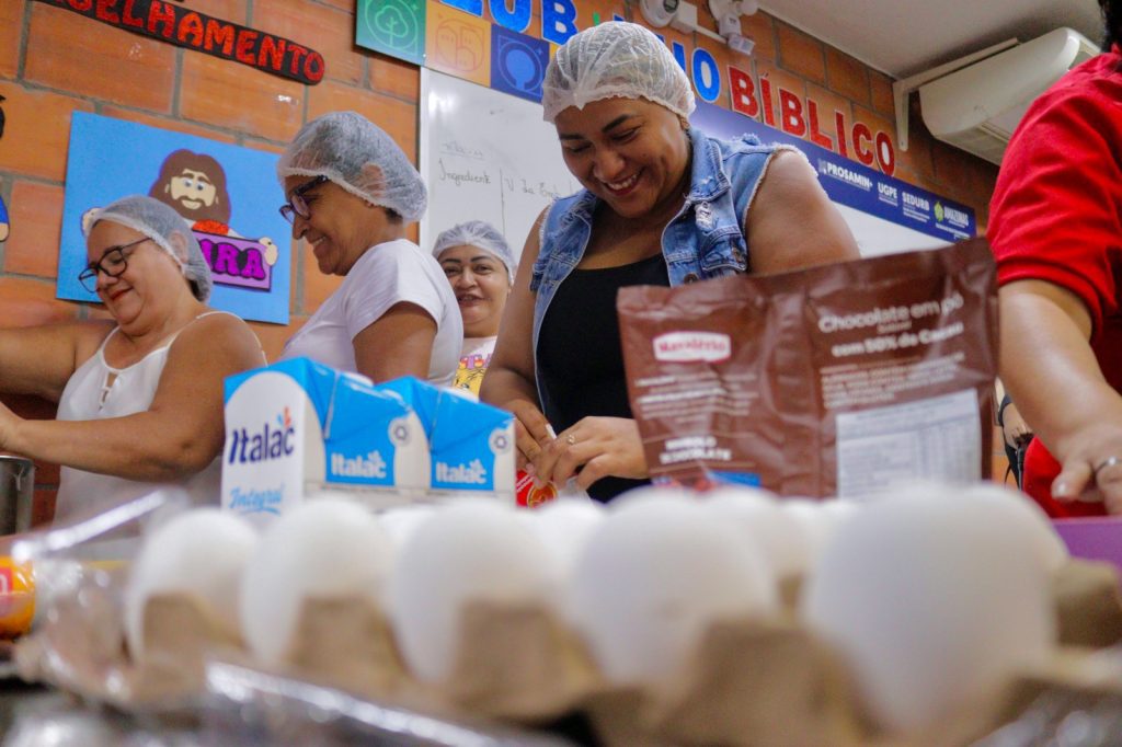 Empreendedorismo: Sejusc promove curso de ‘Bolo no pote’ para mulheres em vulnerabilidade social do Prosamim da Betânia 7 Foto Lincoln Ferreira Sejusc 29 1024x682 1