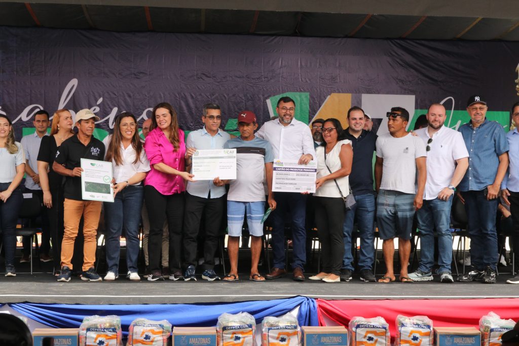 Em Manicoré e Humaitá, Governo do Amazonas beneficia agricultores e pescadores com crédito e documentos 6 Idam Acao de entregas Foto Divulgacao Idam 1024x683 1