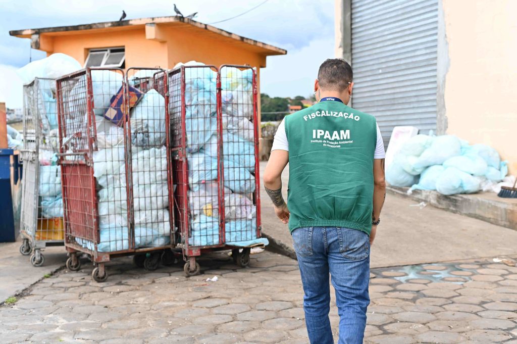 Ipaam aplica multa de R$ 601,5 mil a rede de supermercados por operar sem licença ambiental 6 Ipaam no Centro de Distribuicao Foto 2 Moises Henrique 13 05 2025 1024x681 1