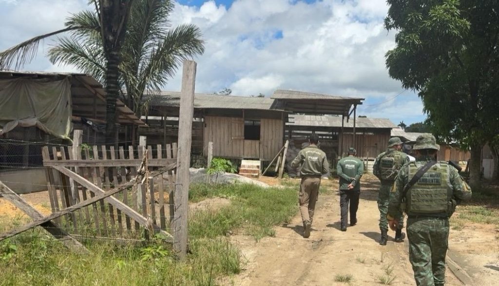 Ipaam notifica seis granjas no Amazonas e reforça necessidade de regularização ambiental 9 Ipaam Acao em granjas Foto 1 24 05 2025 1024x587 1