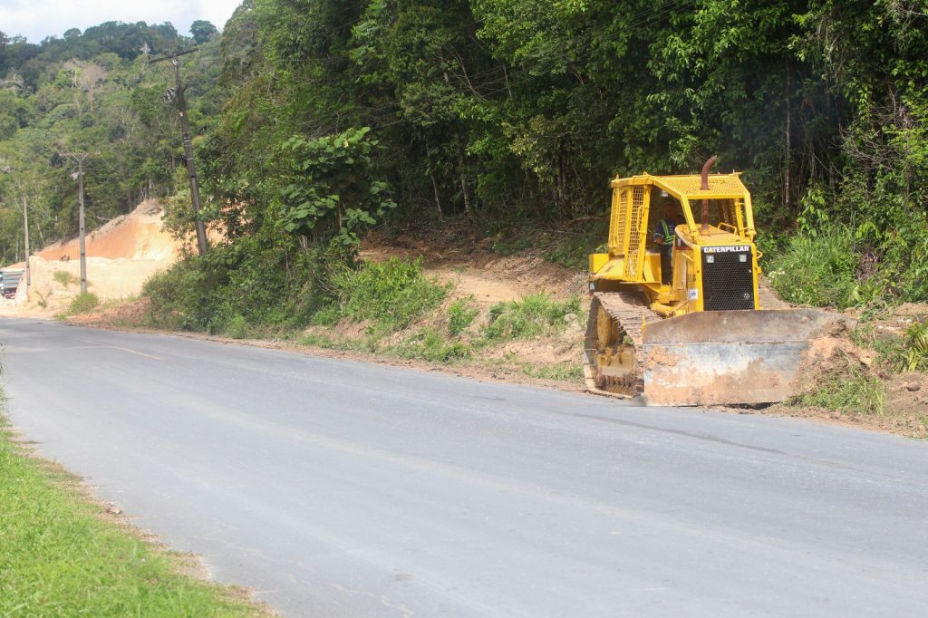 Governador Wilson Lima vistoria retomada das obras de modernização da AM-010 após período chuvoso 13 Obras AM 010 Fotos Arthur Castro Secom 3 1024x682 1