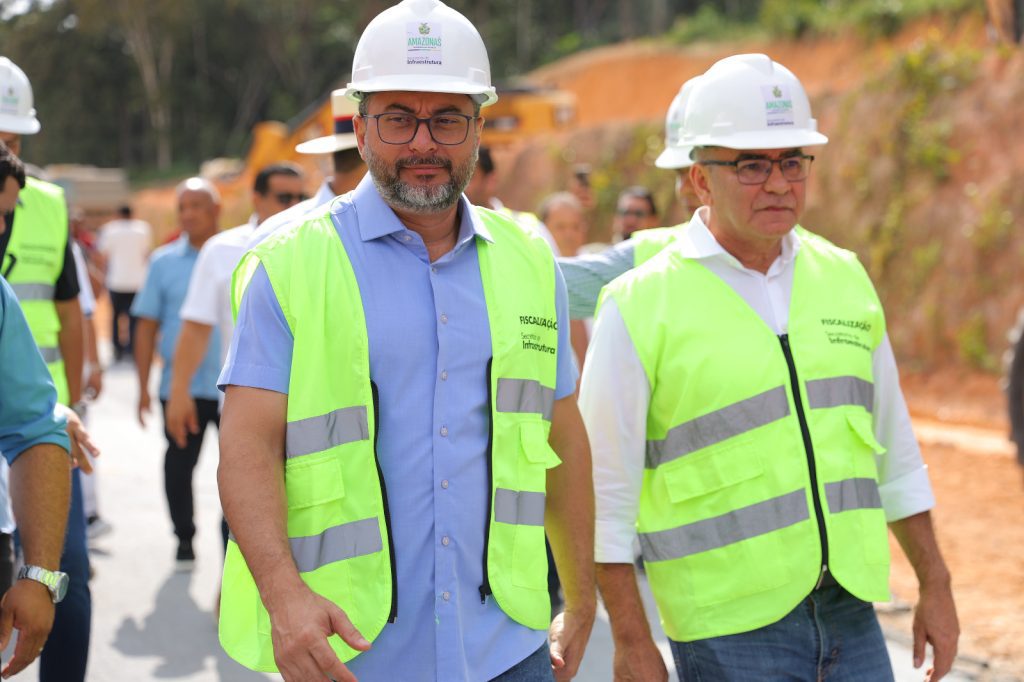 Governador Wilson Lima vistoria retomada das obras de modernização da AM-010 após período chuvoso 12 Obras AM 010 Fotos Diego Peres Secom 4 1024x682 1