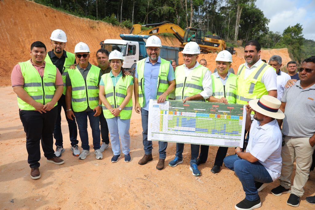 Governador Wilson Lima vistoria retomada das obras de modernização da AM-010 após período chuvoso 14 Obras AM 010 Fotos Diego Peres Secom 5 1024x682 1