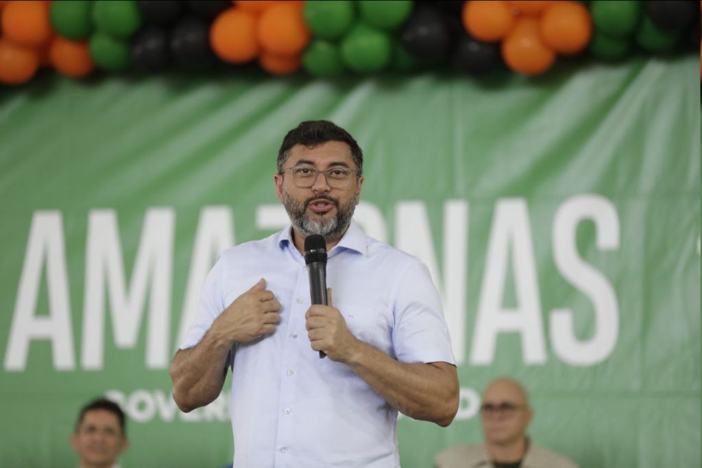 Governador Wilson Lima assina ordem de serviço para início das obras de recuperação do sistema viário de Rio Preto da Eva 9 Obras em Rio Preto da Eva Alex Pazuello 1024x682 1