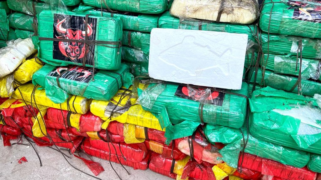 PC-AM causa prejuízo ao crime organizado com apreensão de pasta base de cocaína avaliada em R$ 12 milhões 10 PC AM 158 QUILOS DE PASTA BASE DE COCAINA APREENDIDOS FOTOS ERLON RODRIGUES 3 1024x576 1