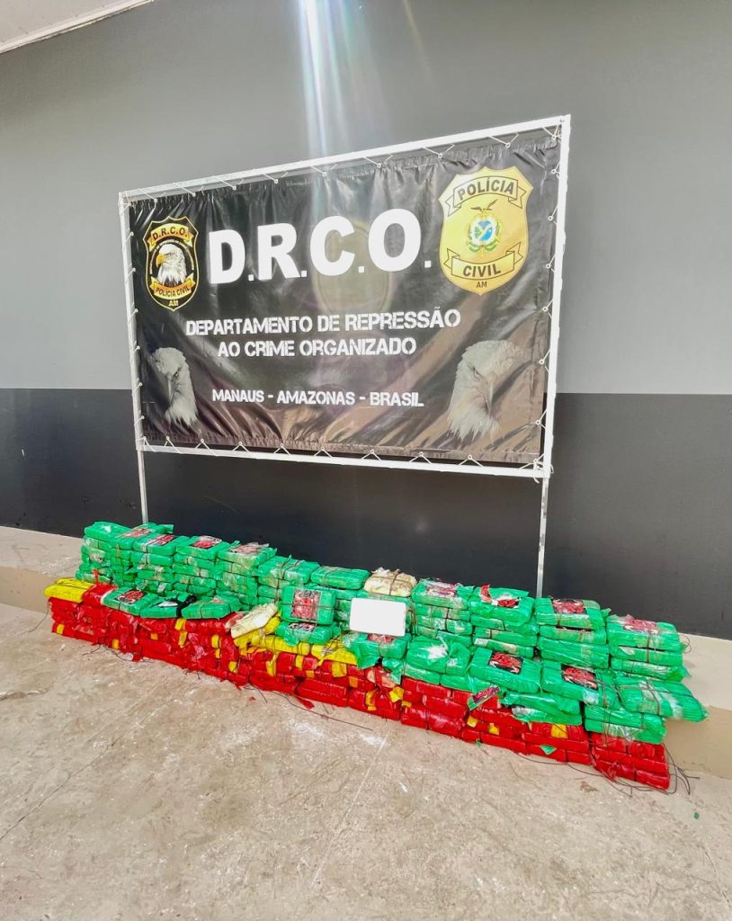 PC-AM causa prejuízo ao crime organizado com apreensão de pasta base de cocaína avaliada em R$ 12 milhões 8 PC AM 158 QUILOS DE PASTA BASE DE COCAINA APREENDIDOS FOTOS ERLON RODRIGUES 4 814x1024 1