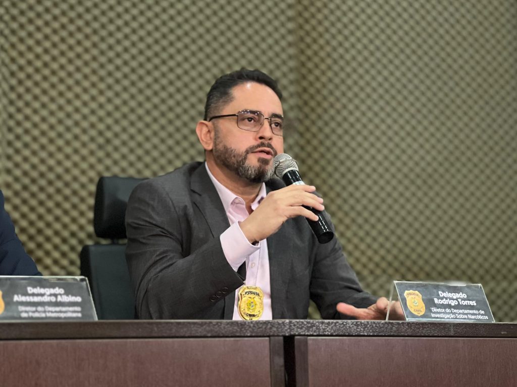 Polícia Civil apreende mais de 200 quilos de cocaína avaliados em R$ 6,3 milhões e prende dupla responsável pelo material 17 PC AM DELEGADO RODRIGO TORRES FOTOS LYANDRA PERES 1 1024x768 1