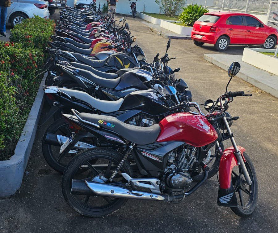 Em abril, Polícia Civil recuperou 54 veículos roubados/furtados durante ações na capital e no interior 8 PCAM MOTOCICLETAS APREENDIDAS FOTO DIVULGACAO