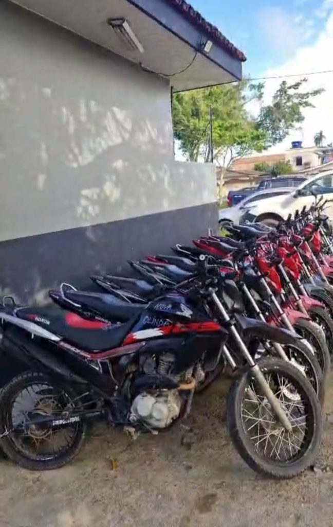 Em abril, Polícia Civil recuperou 54 veículos roubados/furtados durante ações na capital e no interior 9 PCAM VEICULOS APREENDIDOS FOTO DIVULGACAO 648x1024 1