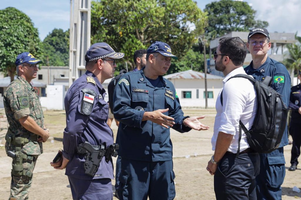 Policiais militares do Amazonas atuam em apoio à Operação Ágata Amazônia 2025 10 PMAM 4 POLICIAIS MILITARES PARTICIPAM DA OPERACAO AGATA 2025 FOTO SUBOFICIAL LEME MARINHA DO BRASIL 1024x682 1