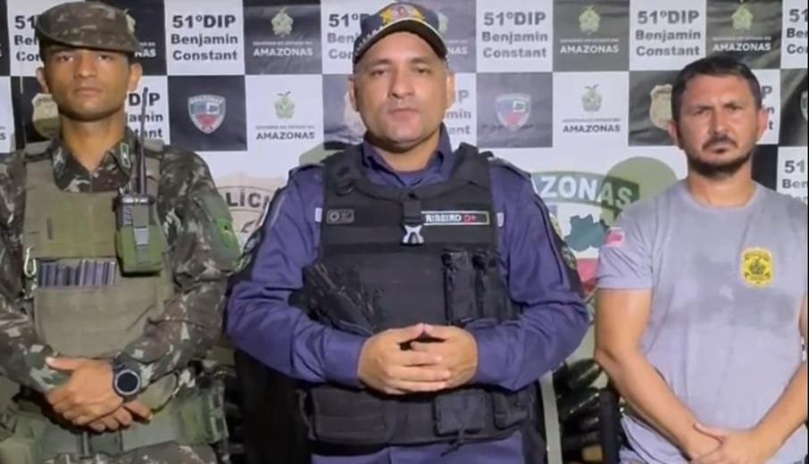 Em Benjamin Constant, PMAM prende homem e apreende 226 quilos de drogas escondidos sob piso de frigorífico de barco 7 PMAM 2CPM BENJAMIN CONSTANT TRAFICO