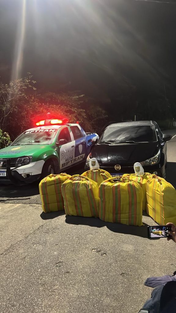 Durante abordagem, Polícia Militar do Amazonas apreende 240 quilos de droga em veículo 9 PMAM BPTRAN TRAFICO DE DROGAS 1 576x1024 1