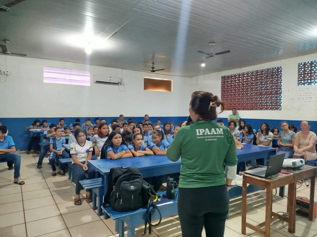 Ipaam finaliza mutirão de educação ambiental em Humaitá com mais de 890 alunos alcançados 7 Palestras em Humaita Foto 1 09 05 2025 1024x768 1