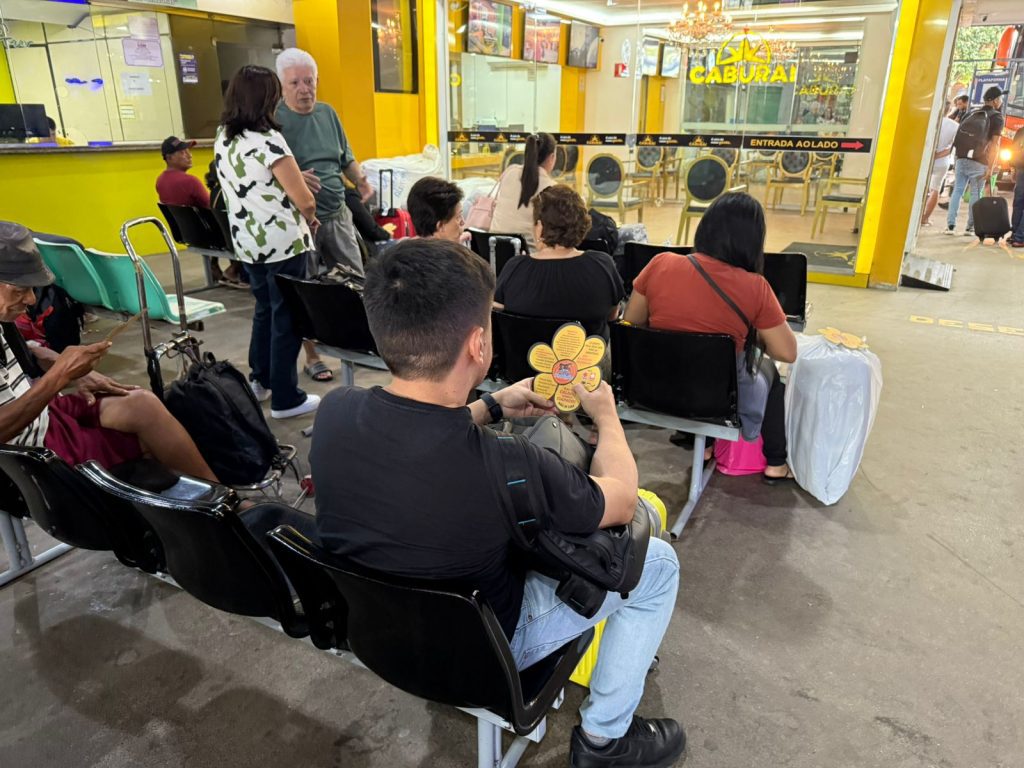 Maio Laranja: Arsepam promove ação para combate ao abuso e exploração infantil no transporte intermunicipal 5 Passageiro Maio Laranja Foto Divulgacao Arsepam 1024x768 1