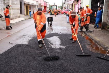 Prefeitura de Manaus encerra primeiro dia do Mutirao no Bairro com diversas acoes de infraestrutura e urbanizacao no Alvorada 3