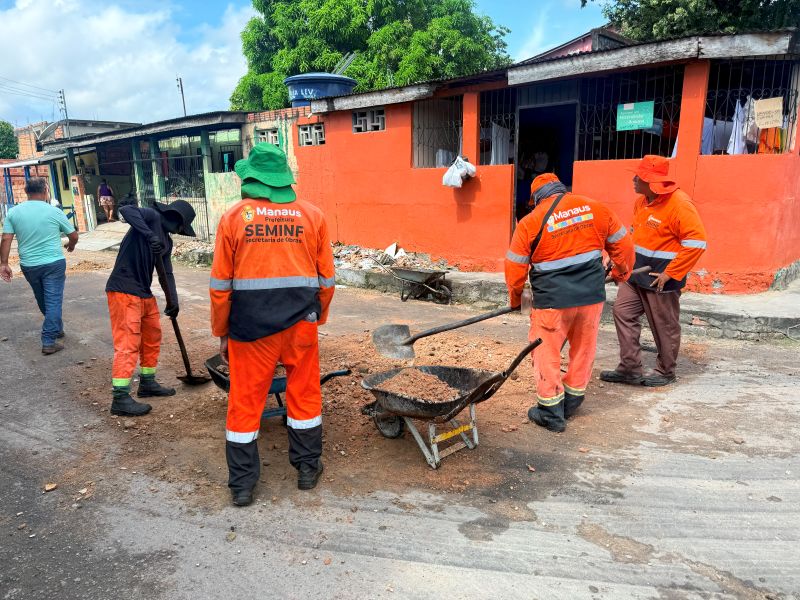 Prefeitura de Manaus realiza recuperacao asfaltica e limpeza no bairro Mutirao com o programa Mutirao no Bairro