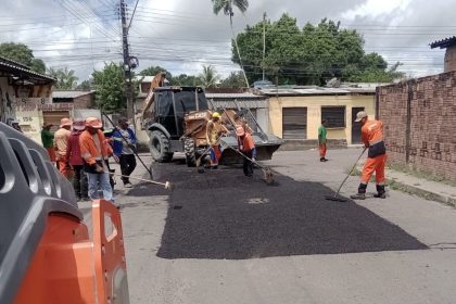 Prefeitura de Manaus realiza servicos de infraestrutura nas zonas Norte e Leste 3