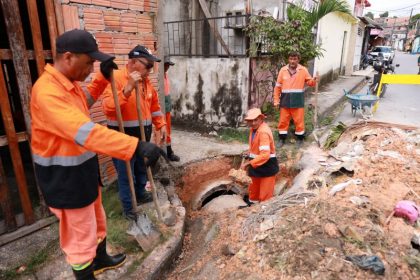Prefeitura de Manaus recupera rede de drenagem profunda comprometida pelo acumulo de lixo no bairro Jorge Teixeira