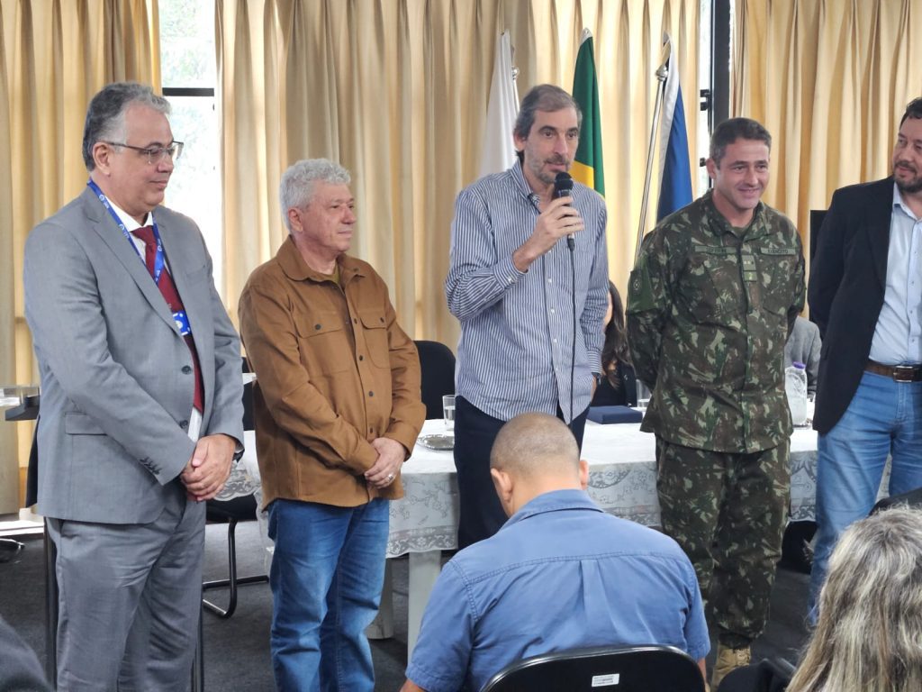 Projetos da UEA são homenageados pela Delegacia da Receita Federal em Varginha (MG) 4 Projetos da UEA sao homenageados pela Delegacia da Receita Federal em Varginha durante cerimonia Arquivo Pessoal 1 1024x768 1