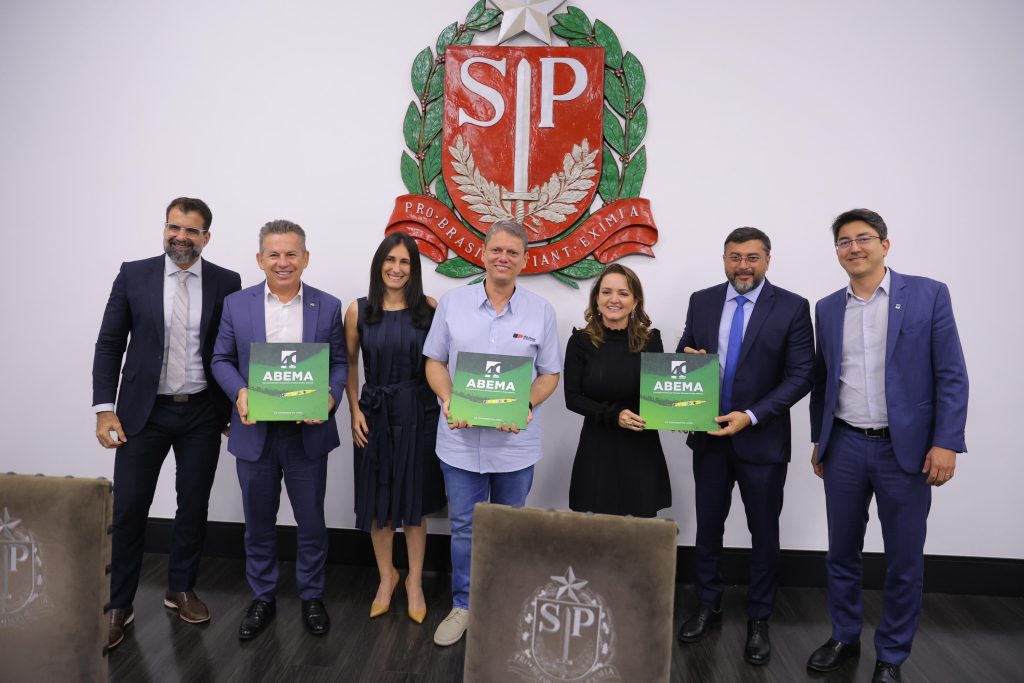 Governadores Wilson Lima, Tarcísio de Freitas e Mauro Mendes reúnem-se com membros da associação que representa secretarias estaduais de Meio Ambiente 6 Reuniao meio ambiente Foto Diego Peres Secom 2 1024x683 1