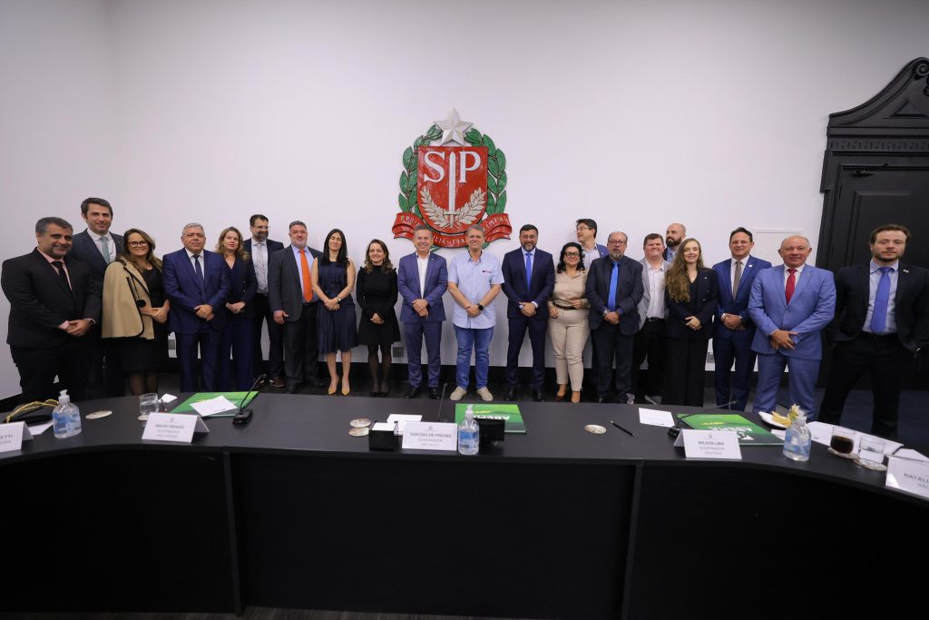 Governadores Wilson Lima, Tarcísio de Freitas e Mauro Mendes reúnem-se com membros da associação que representa secretarias estaduais de Meio Ambiente 7 Reuniao meio ambiente Foto Diego Peres Secom 3 1024x683 1