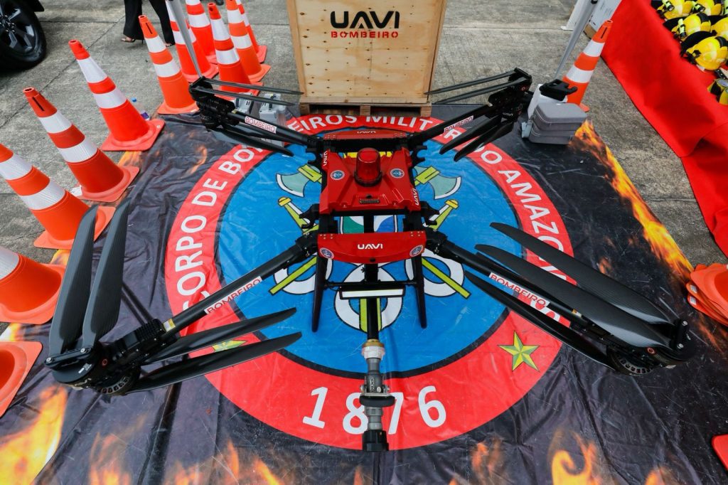 Corpo de Bombeiros do Amazonas contará com primeiro drone do Brasil desenvolvido para o combate a incêndios 10 SECOM DRONE4 COMBATE A INCENDIO 1024x682 1