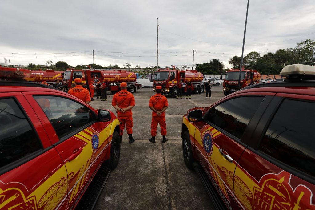 Governador Wilson Lima entrega drones que despejam água e viaturas de grande porte aos Bombeiros destinadas ao interior do Amazonas 11 SECOM GRUPAMENTO DE COMBATE A INCENDIOS5 jpg 1024x682 1