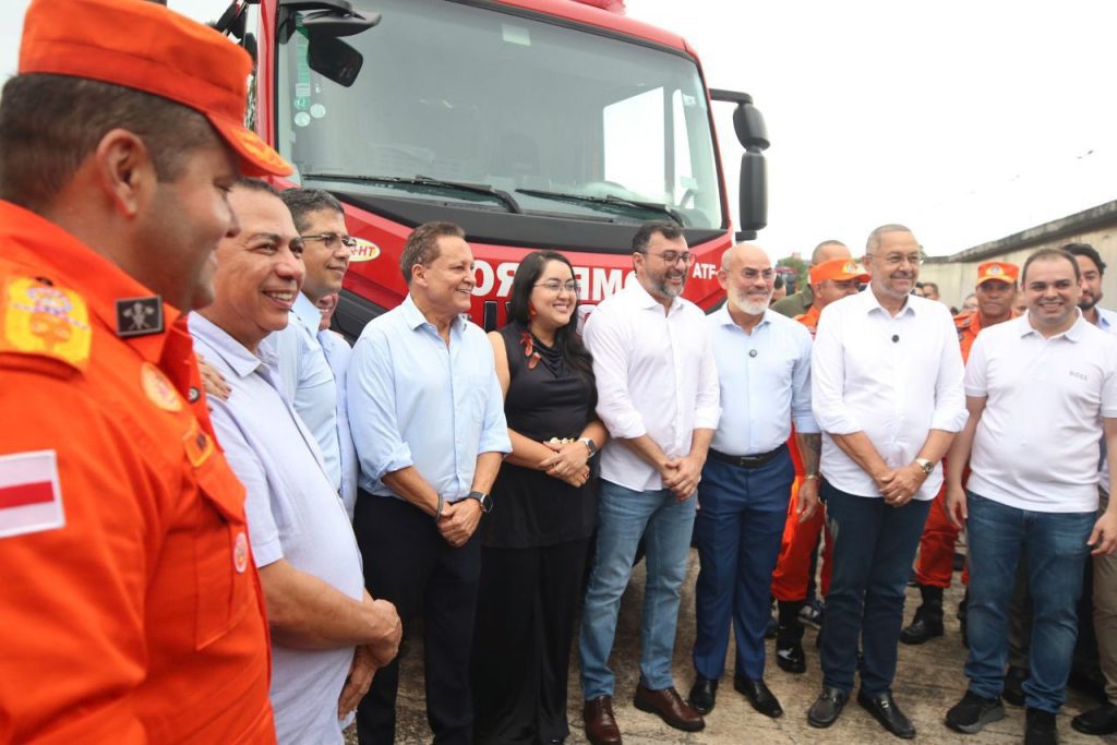 Governador Wilson Lima entrega drones que despejam água e viaturas de grande porte aos Bombeiros destinadas ao interior do Amazonas 13 SECOM GRUPAMENTO DE COMBATE A INCENDIOS7 jpg 1024x683 1