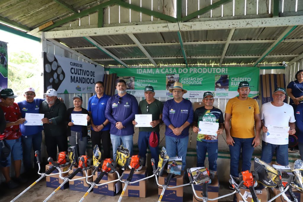 Governo do Amazonas libera mais de R$ 1 milhão em investimentos para fortalecer agricultura familiar em Manacapuru 7 SEPROR ACOES DE FORTALECIMENTO AO SETOR PRIMARIO DE MANACAPURU FOTO RUY NERY SEPROR 1 1024x683 1