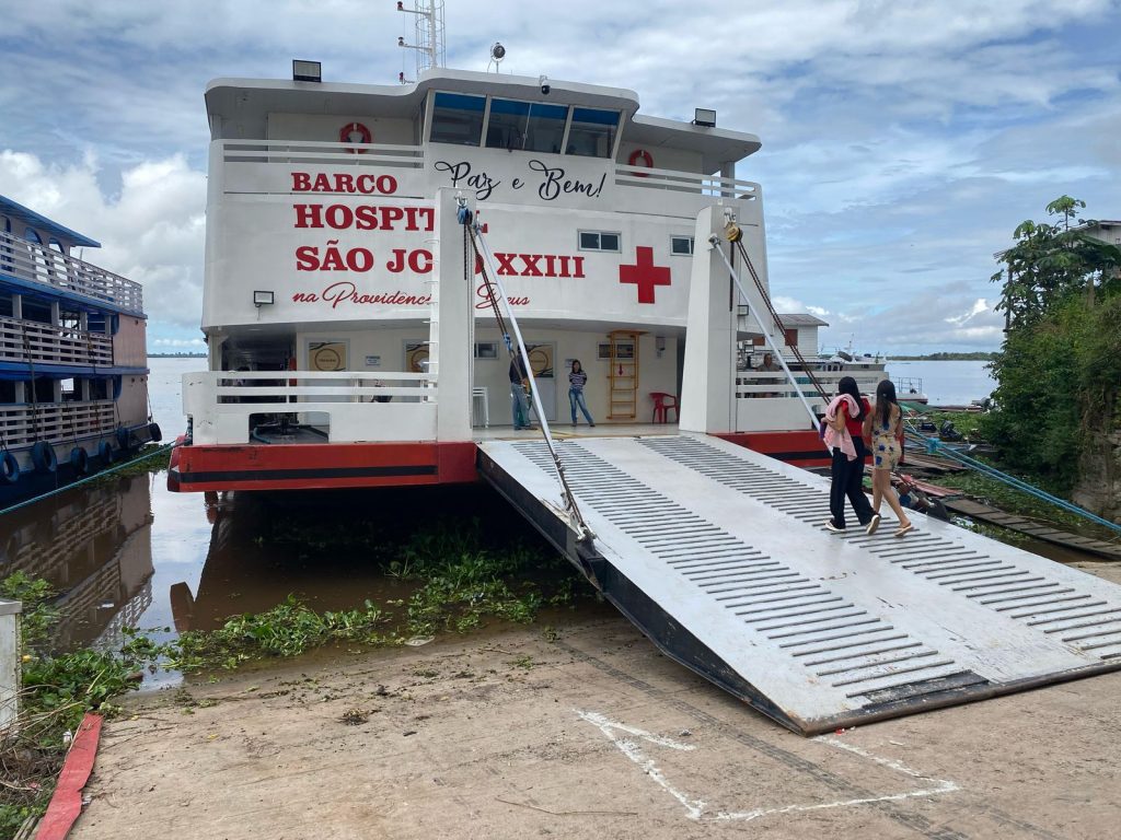 Barco Hospital São João XXIII leva atendimento à zona rural de Urucará em nova expedição 5 SES AM Foto Victor Mamede SES AM 1024x768 1