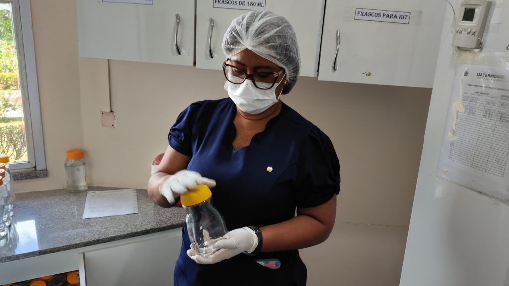 Mães que ajudam outras mães: Doação de leite humano salva 2 mil recém-nascidos no estado 8 SES Potes de Leite Materno Foto Taina Amoedo 1024x575 1