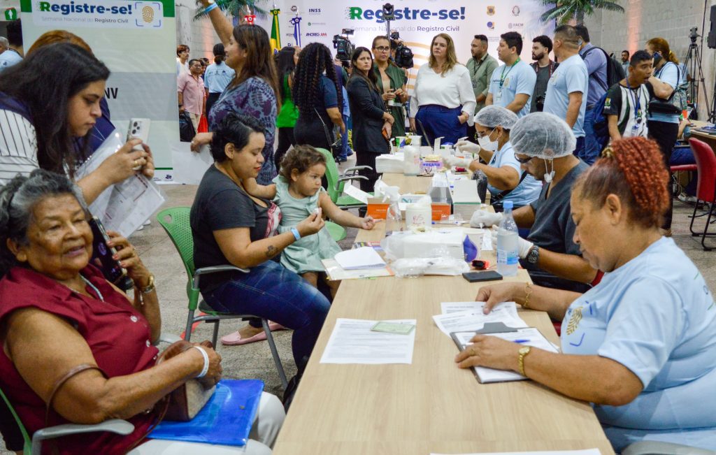 Carreta da Saúde inicia atendimentos à população durante a Semana Nacional do Registro Civil 11 SES Registre ja Foto Evandro Seixasjpe 2 1024x651 1