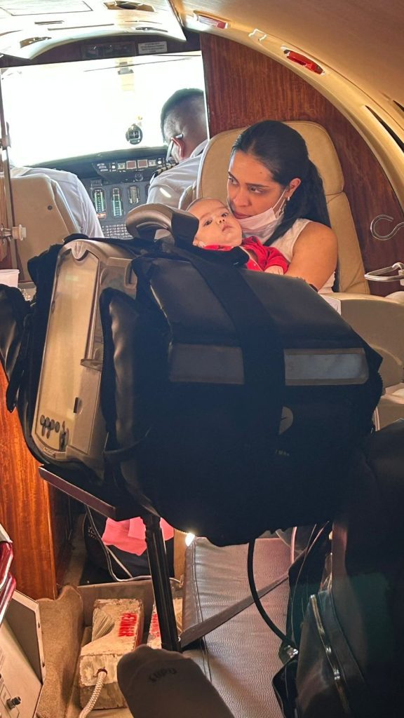 Governo do Amazonas faz transferência aérea de criança com doença autoimune para acompanhamento em hospital de referência em São Paulo 5 SES Tranferencia Aerea Foto Arquivo SESjpeg 576x1024 1