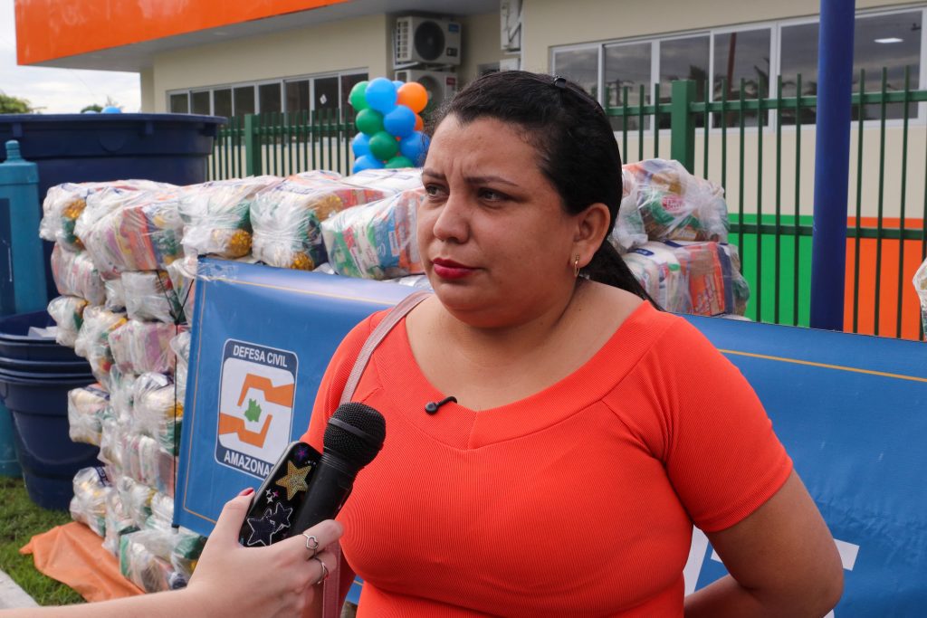 “A ajuda chegou no momento que a gente mais precisa”, disse moradora de Manicoré beneficiada com a ajuda humanitária 8 Secom Moradora Joeli Sa Fotos Mauro Neto 2 1024x683 1
