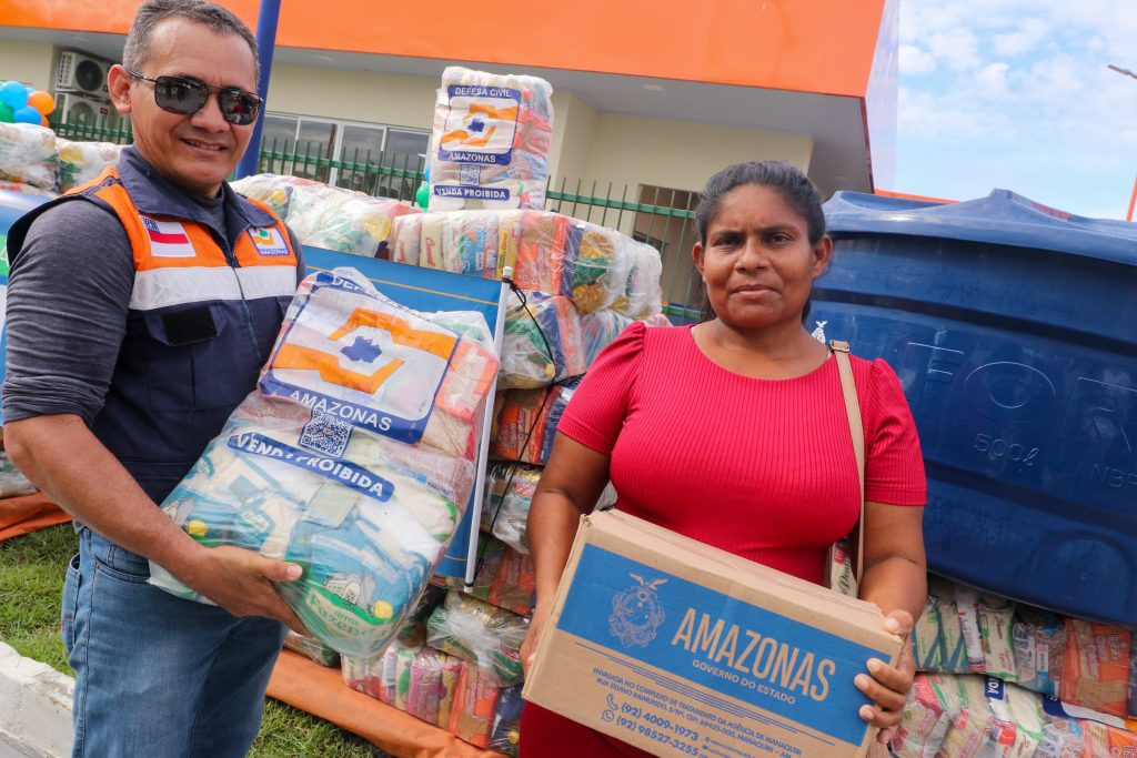 “A ajuda chegou no momento que a gente mais precisa”, disse moradora de Manicoré beneficiada com a ajuda humanitária 10 Secom Moradora Maria Wilma Fotos Mauro Neto 2 1024x683 1