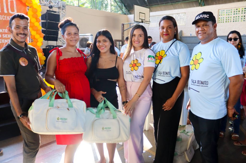 Kits de bebês: Governo do Amazonas entrega itens de enxoval a grávidas em Humaitá 6 Sejusc Gravidas de Humaita recebem kits de bebe e cestas de alimentos Fotos Ygson Franca 1 1 1024x682 1