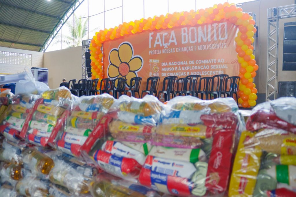 Kits de bebês: Governo do Amazonas entrega itens de enxoval a grávidas em Humaitá 7 Sejusc Gravidas de Humaita recebem kits de bebe e cestas de alimentos Fotos Ygson Franca 3 1 1024x682 1