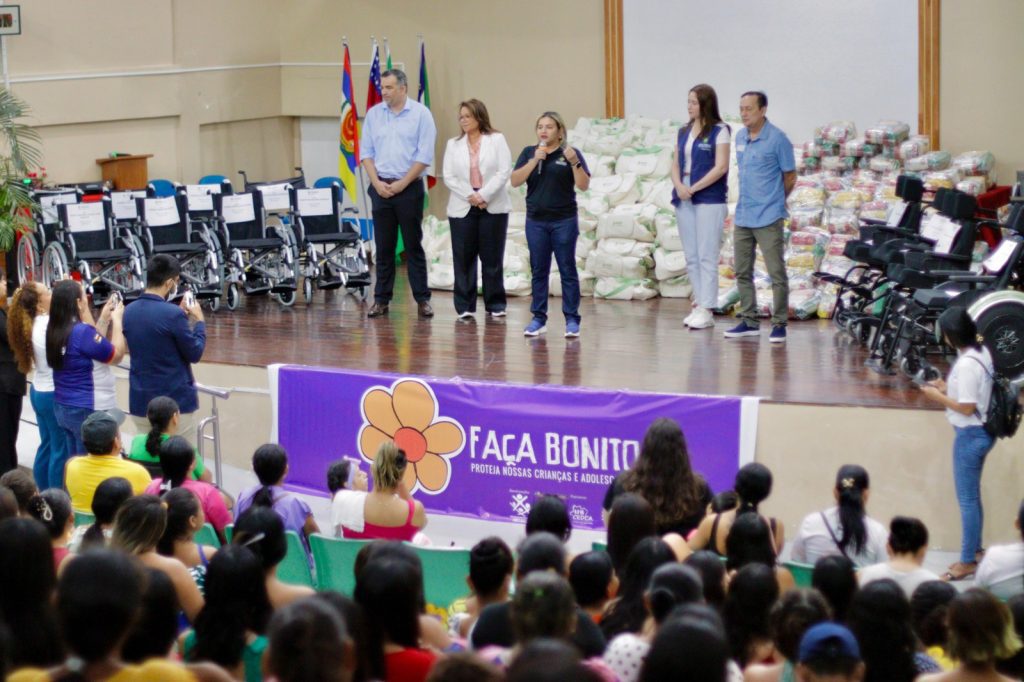 Governo do Amazonas entrega kits de bebês e cestas de alimentos para grávidas em situação de vulnerabilidade, em Parintins 9 Sejusc Foto Lincoln Ferreira Sejusc 2 1024x682 1