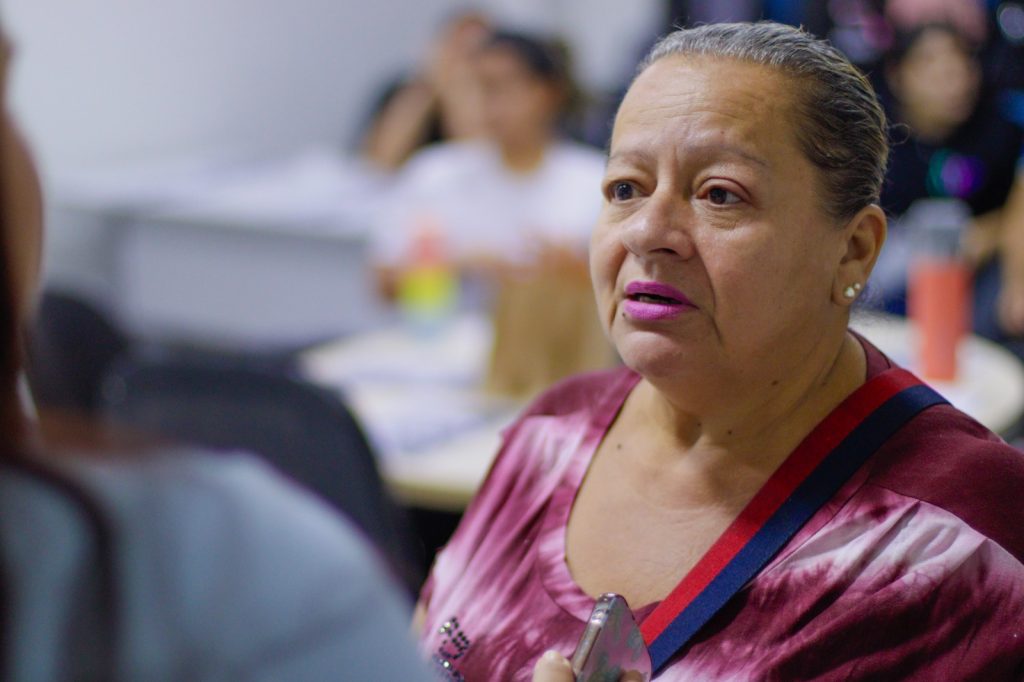Empreendedorismo: mulheres em vulnerabilidade social iniciam curso de Cosméticos Naturais, por meio de parceria entre Sejusc e UEA 11 Selma Frota Foto Ygson Franca Sejusc 26 1024x682 1